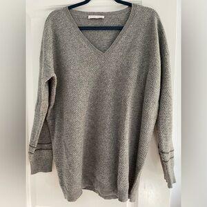 Pretty vneck sweater